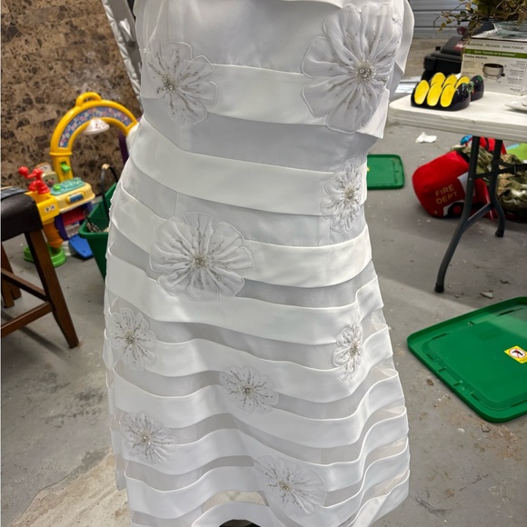 David's Bridal Galina Strapless Tea-Length Wedding Dress White 3D Floral Size 16 - Picture 3 of 8